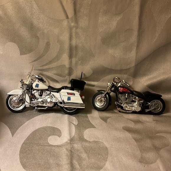 hot wheels Toys Maisto State Trooper Hot Wheels Chopper Model